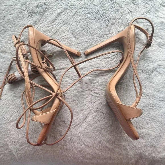 SCHUTZ Vikki Low T strap lace up leather Sandals heels 5.5‎