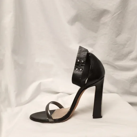 SEBASTIAN 2-Toned Sandals