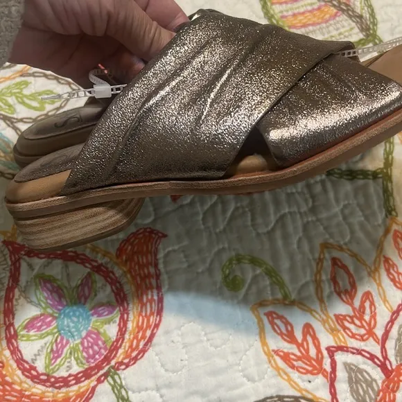 Söfft Metallic Slide Sandals Bronze