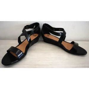 Söfft SF0001311 Women's Sz 11M Black Crinkle Patent Innis Wedge Sandals