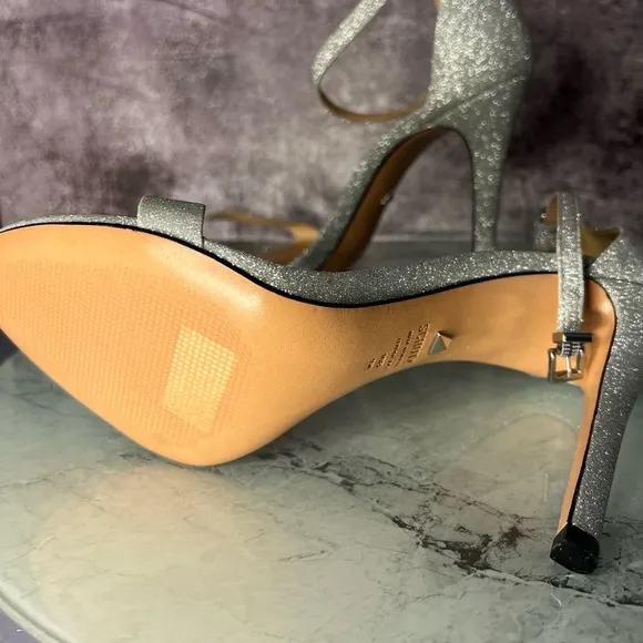 Shimmery silver simple minimalistic heels sandals