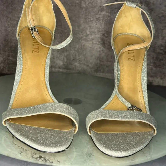 Shimmery silver simple minimalistic heels sandals