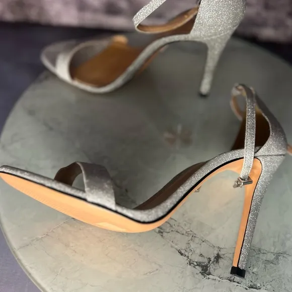 Shimmery silver simple minimalistic heels sandals