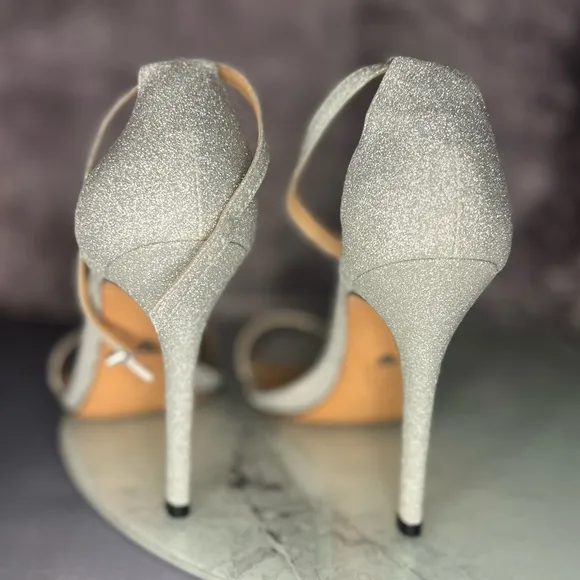 Shimmery silver simple minimalistic heels sandals