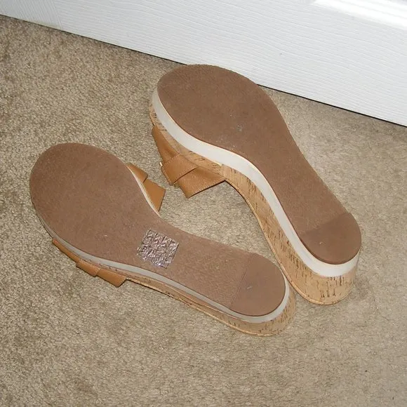 Size 10 EUC Michael Kors Platform Sandals