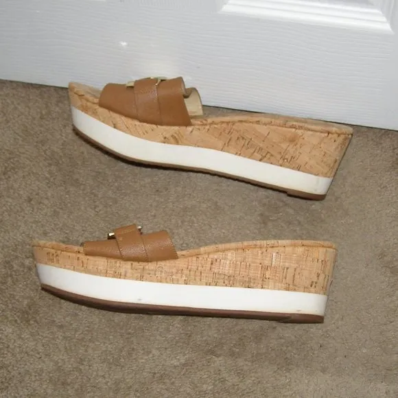 Size 10 EUC Michael Kors Platform Sandals