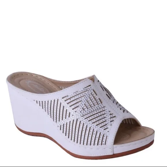Size 6 Italina Magenta Pink Comfortable Wedge Sandal
