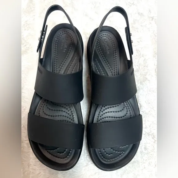 Size 8 Women’s Croc Brooklyn Low Wedge Platform Sandals
