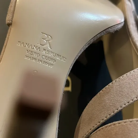 Size 9, 10 Banana Republic Women’s TERRAZZO SUEDE HIGH-HEEL SANDAL Taupe