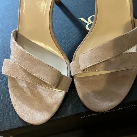 Size 9, 10 Banana Republic Women’s TERRAZZO SUEDE HIGH-HEEL SANDAL Taupe