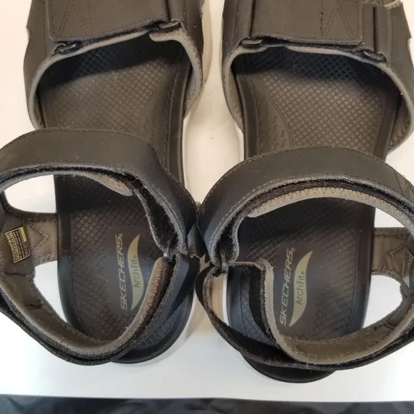 Skechers Impactor Mens Size 13 Arch Fit Sandals Black White V Hook Loop Closure