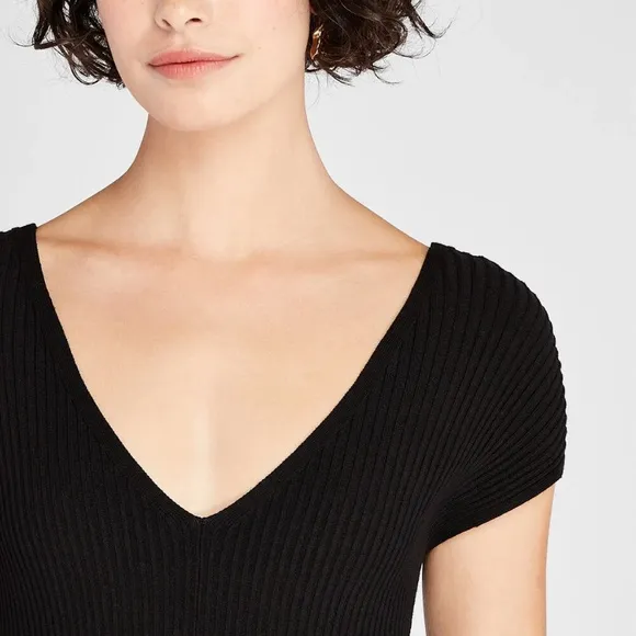 Sleeveless V-Neck Sweater Dress - Brand New - NEVER WORN - Black
