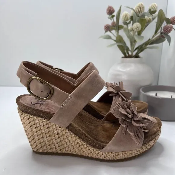 Sofft Cali Suede Floral Wedge Sandals Rose Taupe SF0078188 Women's 8.5M NWOB