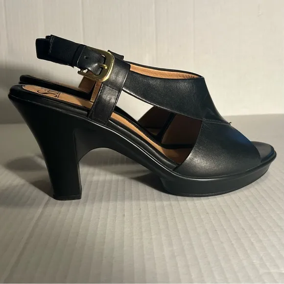 Sofft Heeled Sandals Women's Size 9M Black Leather Buckle Straps Office Comfort