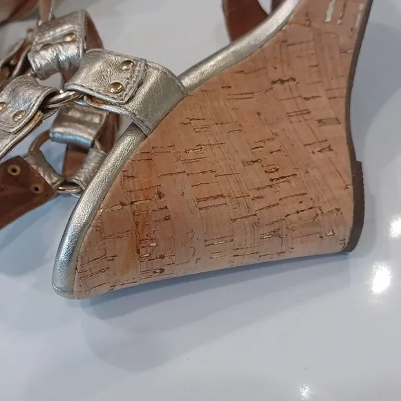 SOFFT Metallic Gold Cork platform wedge sandals Size 7 New