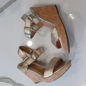SOFFT Metallic Gold Cork platform wedge sandals Size 7 New