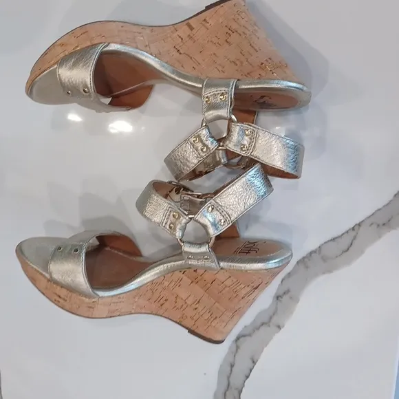 SOFFT Metallic Gold Cork platform wedge sandals Size 7 New