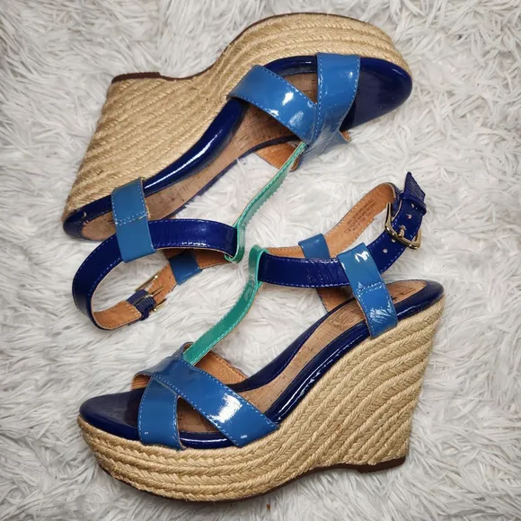 Sofft Pedra Leather T Strap Rope Heel Wedge Sandal