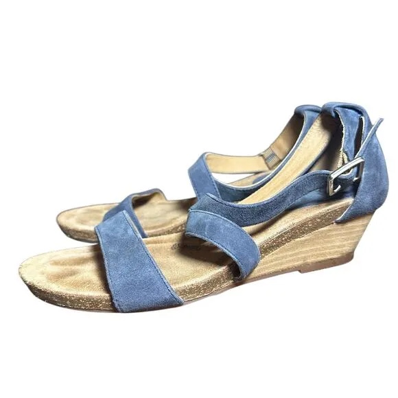 Sofft wedge blue denim color Sandals size 7 suede