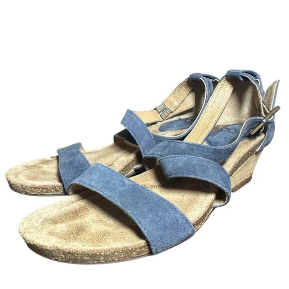 Sofft wedge blue denim color Sandals size 7 suede