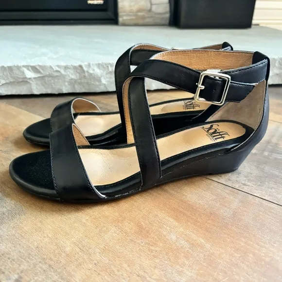 Sofft Women’s Size 6.5 WIDE Innis Black Strappy Leather Wedge Sandals NEW