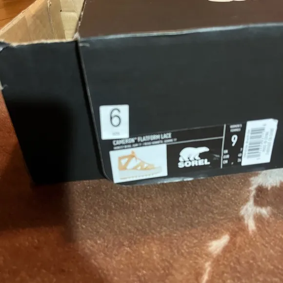 Sorel Cameron platform sandals size 9Almost new come with box and receipt!