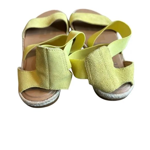 Sorel Ella II Flat Sandals Stretch Sunnyside Yellow Pull-On Strappy Size 9.5