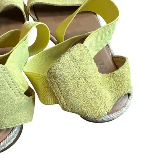 Sorel Ella II Flat Sandals Stretch Sunnyside Yellow Pull-On Strappy Size 9.5