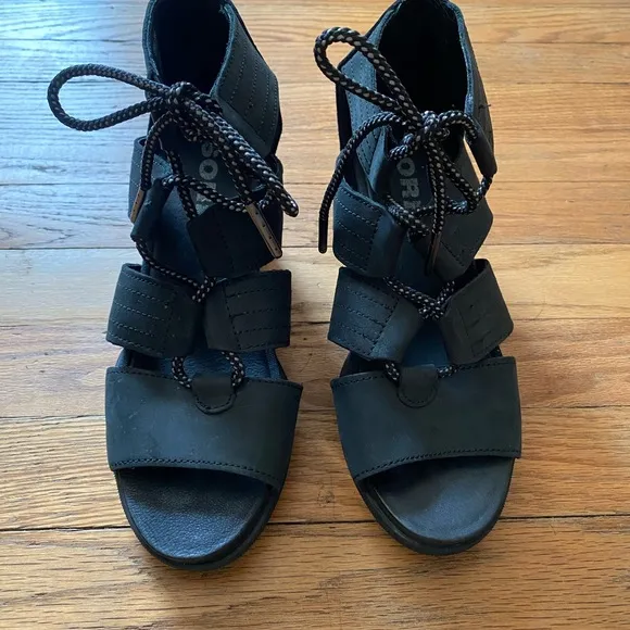 Sorel Joanie II all black lace up wedge sandals 7
