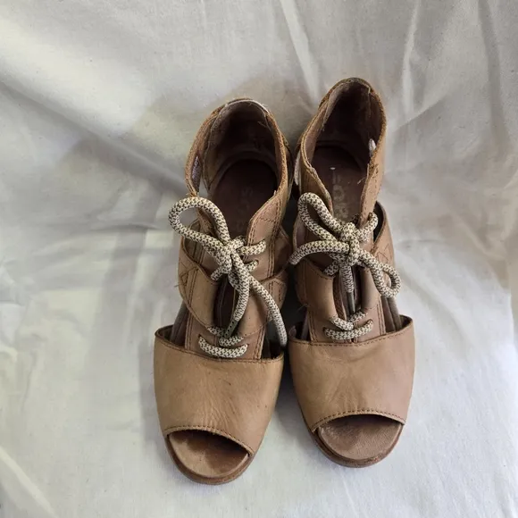 Sorel Joanie II Lace Ankle Wedge Sandals 7