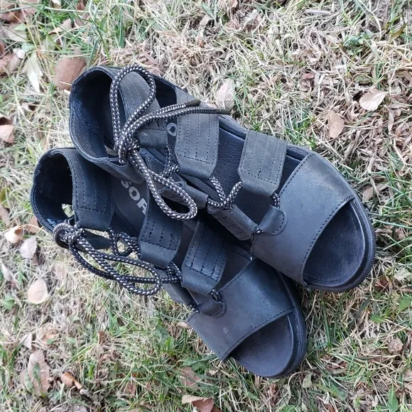 Sorel Joanie II Lace Black Wedge Sandals Size 6.5 Women's Goth Punk