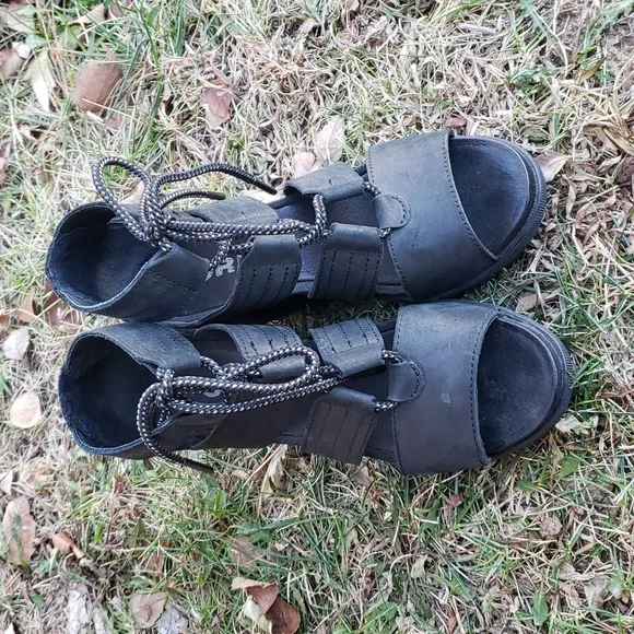 Sorel Joanie II Lace Black Wedge Sandals Size 6.5 Women's Goth Punk