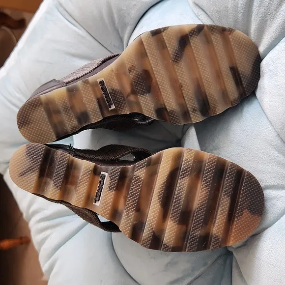SOREL JOANIE LACE WEDGE SANDALS