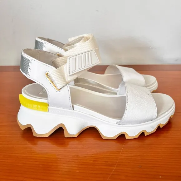 Sorel Kinetic Y-Strap  Platform Wedge Sport Sandals Size 9 leather