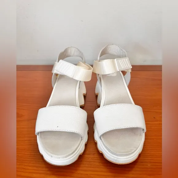 Sorel Kinetic Y-Strap  Platform Wedge Sport Sandals Size 9 leather