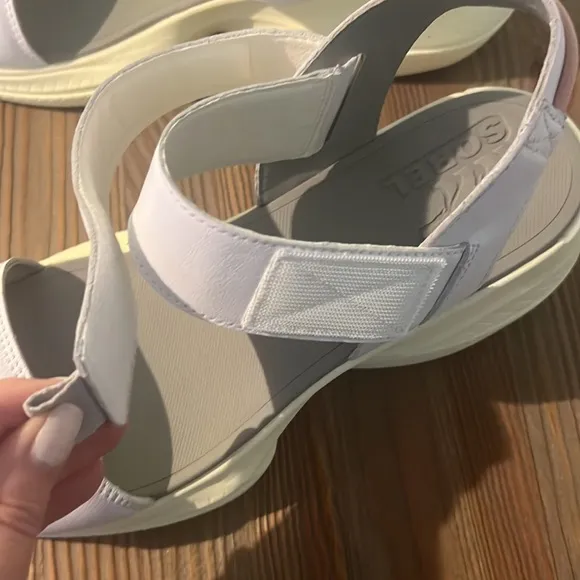 Sorel New Blitz Explorer Sandals 11