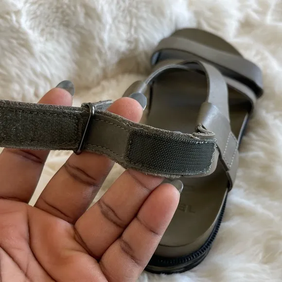 Sorel | Roaming Criss Cross Sandal | Cano Green | W9.5