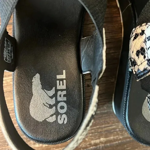 Sorel women sandals Cameron snake black Flatform wedge Slingback Size 7