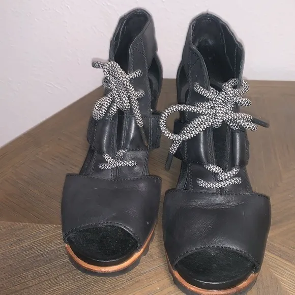 SOREL Womens Joanie Sandals (G453)