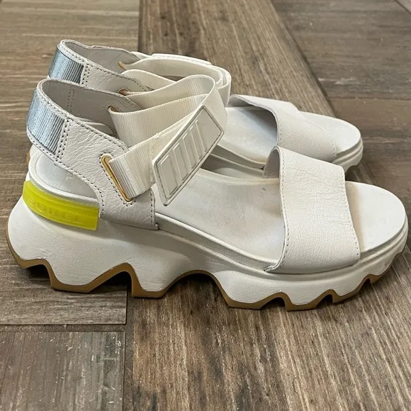 SOREL Women's Kinetic Sandals size 10