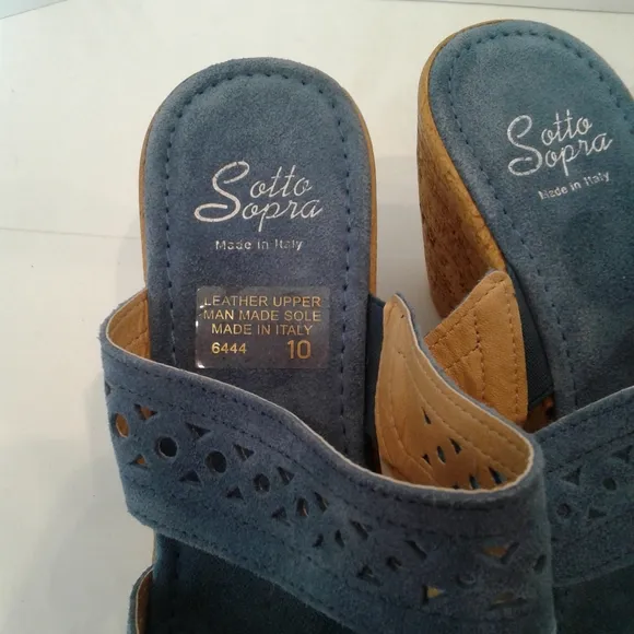 Sotto Sopra Italian blue suede wedge sanda…