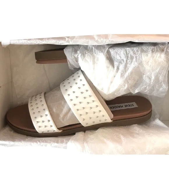 Steve Madden Dede White Sandals New in Box Flats Comfy Padded Slip On Heel Sz 8