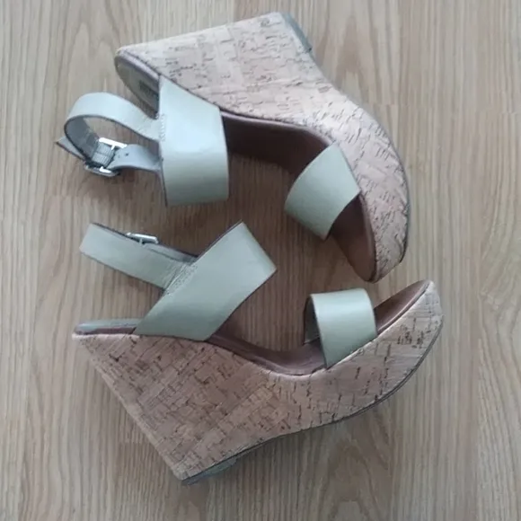 Steve Madden Esme Leather Wedge Cork Sandals with Ankle Strap Size 7.5M