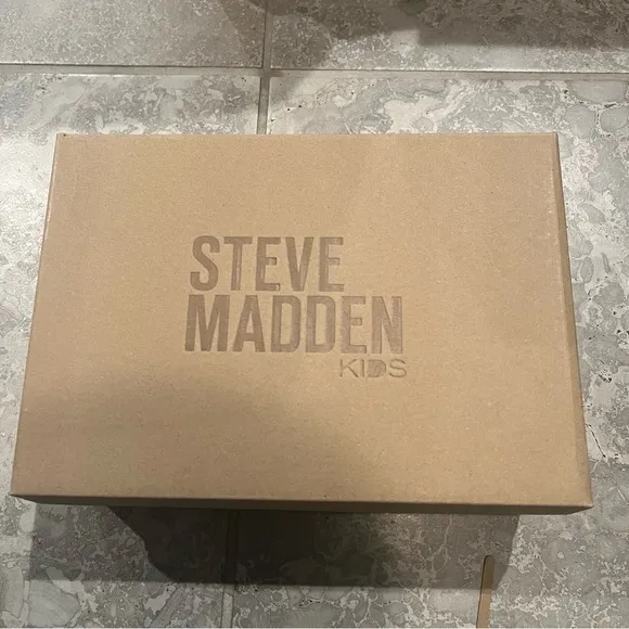 Steve Madden Kids Pink Sandals - Girl’s Size 2 New in Box