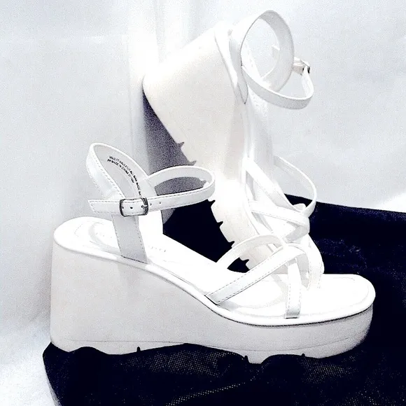 Steve Madden Y2K Bratz Strappy Platform Sandals