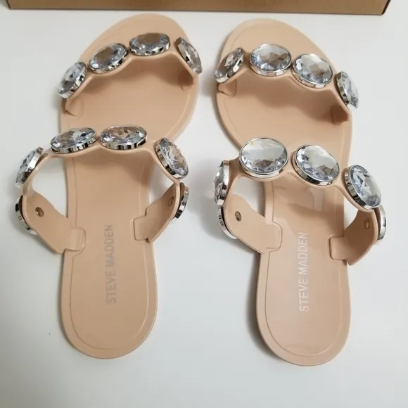 🆕️Steve Madden Zabel Nude Rhinestone Flat Sandals