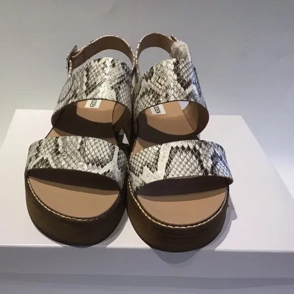 Steve Madden😀Teenie bone snake sandal size 9.5