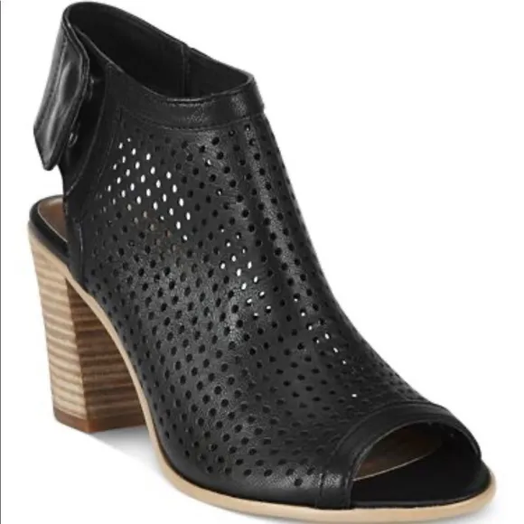 STEVEN by Steve Madden Suzy Sandals