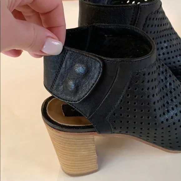 STEVEN by Steve Madden Suzy Sandals