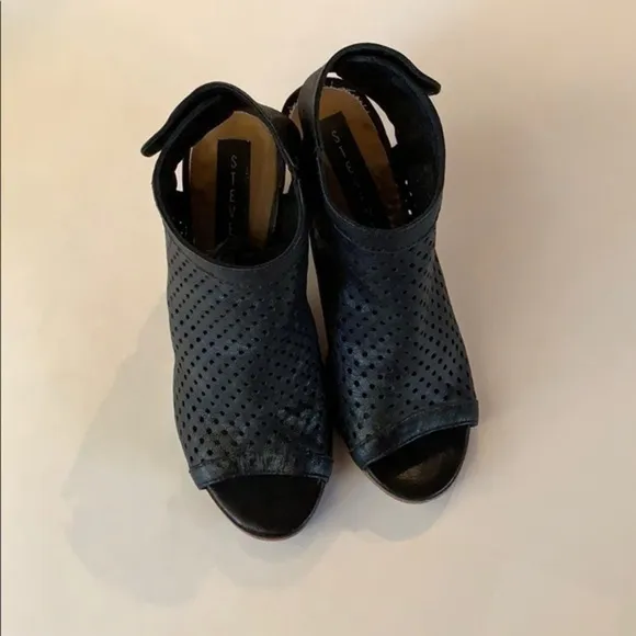 STEVEN by Steve Madden Suzy Sandals